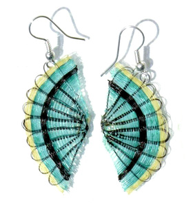 Bijoux de queue de crin fabriqués à la main artisanat naturel tissé boucles d'oreilles en gros de l'Equateur bijoux de mode avec crin de cheval - Product Image 1