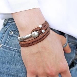 สร้อยข้อมือหนังคุณภาพสูง, สร้อยข้อมือแบบพันลูกปัด - Product Image 1