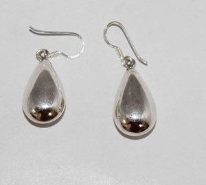 Vente en gros de boucles d'oreilles en forme de larme en argent sterling 925 pour femmes boucles d'oreilles bijoux de mode goutte faites à la main - Product Image 1