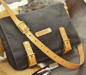 Bolso de hombro de cuero marrón para hombre, bandolera - Product Image 1