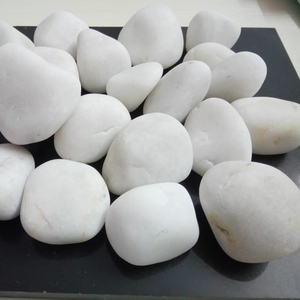 Mejor Precio por Tonelada de Guijarros de Cuarzo Blanco Súper Liso Sin Pulir, Piedra Natural para Baño, Uso Industrial en Exteriores, India - Product Image 1
