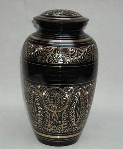 โกศโลหะสีดำแกะสลักด้วยมือสวยงามสำหรับขี้เถ้าศพ - Product Image 4
