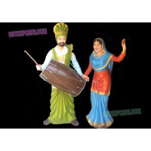 Punjabi pareja de baile de fibra de estatua tradicional Jatt y Jatti de fibra de estatuas Punjabi pueblo Tema de fibra de estatua - Product Image 1