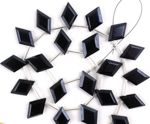 Facettes en forme de cerf-volant, Tourmaline noire naturelle, perles de Briolette, fabrication de bijoux faits à la main, beau brin - Product Image 1