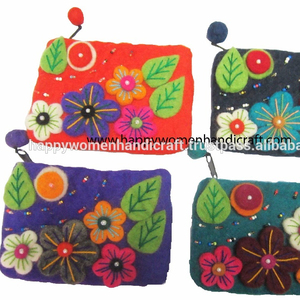 กระเป๋าผ้าขนสัตว์สักหลาดลายดอกไม้ทำด้วยมือคอลเลกชันใหม่มีซิปปิดกระเป๋าเหรียญทำด้วยมือในเนปาล - Product Image 1
