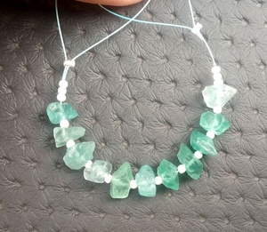 Pierre précieuse en Apatite naturelle de forme irrégulière, Center percé brut pour la fabrication de bijoux épais, pierre non traitée - Product Image 5