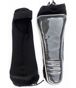 Shemax 2023 Top Qualité Vente Chaude Personnalisé En Gros GRIS SUR NOIR KICK PADS - Product Image 1