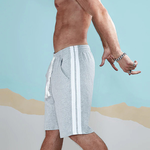 Shorts pour hommes grandes tailles avec bandes latérales, logo personnalisé, style personnalisé, bas de sport de haute qualité, jogging en gros - Product Image 3