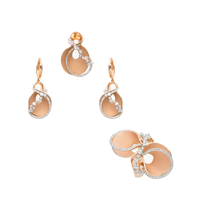 Elegante anillo de oro rosa de 18kt con diamantes de lujo con colgantes y dijes - Product Image 1