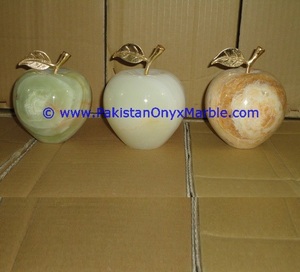 ที่ทับกระดาษแอปเปิ้ลหินโอนิกซ์ขัดเงาของขวัญธรรมชาติที่มีรูปแบบลวดลายสำหรับตกแต่งสำนักงานหรือบ้าน - Product Image 4