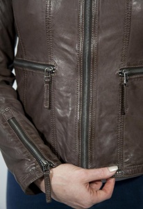 Artisan Crafted Veste en cuir en peau de mouton pour femmes Design unique Vente chaude Manteau d'hiver Zip Fit Nouveautés-Mode de plein air - Product Image 5