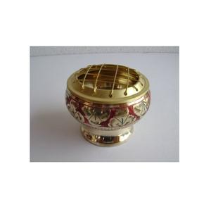 Quemador de incienso de latón hecho a medida Quemador de incienso de metal árabe Quemador de incienso de latón con acabado dorado Diseño personalizado de - Product Image 1