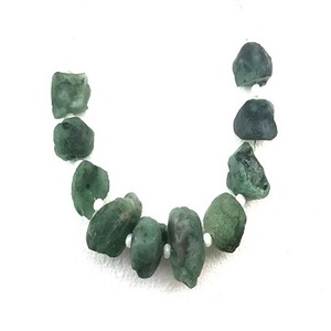 หินอัญมณีมรกตสีเขียวธรรมชาติ,เครื่องประดับแฮนด์เมดแบบหยาบสำหรับทำศูนย์รูปร่างไม่สม่ำเสมอคุณภาพสูง1เส้น - Product Image 5