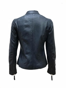 Chaqueta de cuero suave y ligera para mujer moderna, ropa de calle cómoda, prendas de vestir exteriores informales con cuello levantado para ropa de estilo de vida de ciudad - Product Image 2