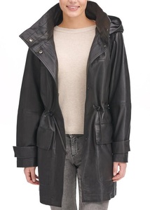Veste en cuir finition dégradée pour femme à la texture robuste idéale pour les amateurs de grunge streetwear d'inspiration vintage - Product Image 3