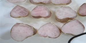 Posavasos en forma de corazón de cuarzo rosa natural Artesanía de cristal dorado Regalo de amor Reiki Rocas Minerales Rebanadas Mascota Feng Shui - Product Image 3