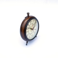Horloge de table de chevet européenne artisanale en alliage de métal et verre, finition bois, imitation antique, style nautique, analogique à quartz