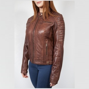 Chaqueta de piel de cordero genuina suave Tressa para mujer Diseño de motorista elegante Mezcla perfecta de moda para damas Choco - Product Image 1