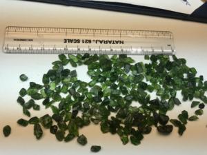 Grado Faceta Diópsido de cromo natural Piedras preciosas sueltas Piedras ásperas crudas - Product Image 2