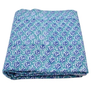 Qualité incroyable Vente à Chaud Couleur Bleu Clair Robe de Course Tissu à Coudre Résistant au Rétrécissement Tissu Durable Teint Naturel Vente en Gros - Product Image 1