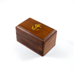 Télescope en laiton antique Boîte en bois Poignée en cuir Gravé Design Classique Pirate Spyglass Nouveauté Cadeau Verre Matériel Alliage de métal - Product Image 5