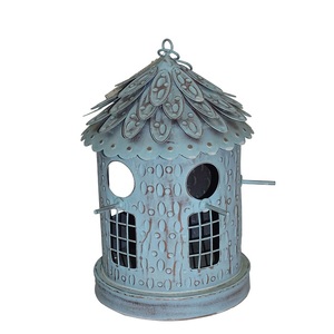 บ้านนกทรงกระท่อมหลากสีสัน ตกแต่งสวยงาม ขายดีที่สุด สำหรับให้อาหารนก - Product Image 3