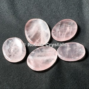 Piedra de Agate Semipreciosa Tallada y Grabada con Diseño Feng Shui de Rozrin Crystals - Product Image 1