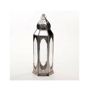 Linterna de vela de metal de peso ligero colgante disponible en stock con bajo MOQ Fabricante Mayorista - Product Image 1