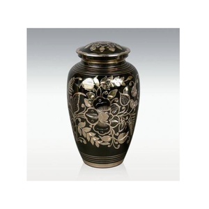 Urne classique en métal faite à la main de conception de vente chaude pour les cendres Urnes de crémation en laiton faites à la main décoratives et design antiques pour les cendres - Product Image 1