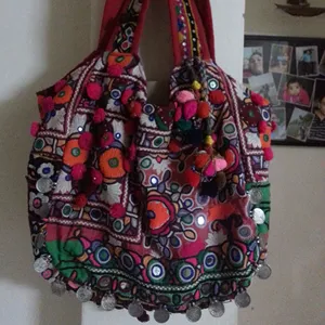 Sac Banjara fait main en tissu de coton vintage brodé, style bohème décontracté avec doublure en coton - Product Image 1