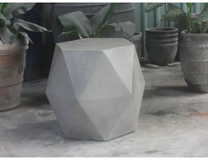 Table d'appoint de luxe moderne avec design géométrique en béton dessus résistant à l'eau pour le salon chambre à coucher mobilier d'extérieur polyvalent - Product Image 3