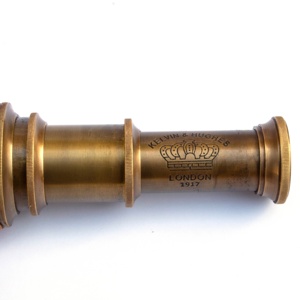 Telescopio Náutico de Latón con Acabado Antiguo de 32 Pulgadas, Monocular de 32 Pulgadas con Aleación Metálica y Empuñadura de Cuero en Caja de Madera - Product Image 5