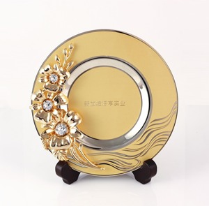 Plaque d'orchidée en étain et laiton plaqué or personnalisée Crystocraft OEM, cristaux taillés brillants, diamètre 20,4 cm, art populaire, cadeau d'affaires - Product Image 1