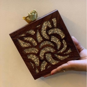 Elegante bolso de mano de madera hecho a mano para damas Hermoso bolso de noche indio con patrón de dulces - Product Image 4