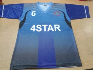Colores personalizados y diseño de logotipos Camiseta con estampado de sublimación Camiseta personalizada de cricket y fútbol - Product Image 3