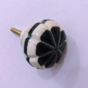 LAMETIERARTZ-Pomo de cajón de hueso grabado redondo y perilla de armario, herrajes de latón autoadhesivos, mango de cajón de resina indio hecho a mano - Product Image 3