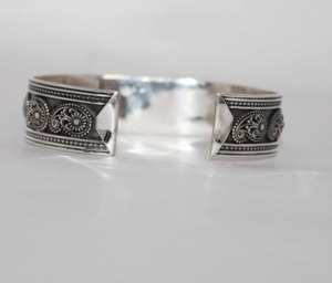 Pure Silver <b>Flower</b> Design Solid 925 Sterling Silver Bangle for Wholesale Gift for Her Manufacturer - Product Image 3
