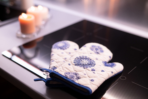 Eco-Friendly <b>Oven</b> <b>Mitts</b> Professional Polka Dot Printed Design High Quality <b>Oven</b> <b>Mitts</b> Supplier in India - Product Image 3
