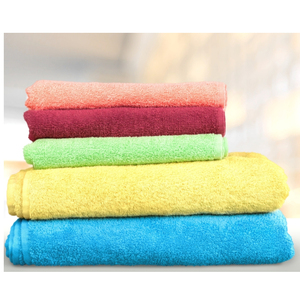 Juegos de toallas de baño multicolores para uso doméstico Toalla de baño de diseño llamativo a precio de fábrica Exportador en India - Product Image 6