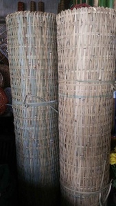 Feuille de toiture naturelle durable Panneaux de bambou et de roseau imperméables Feuille de toiture naturelle personnalisée - Product Image 2