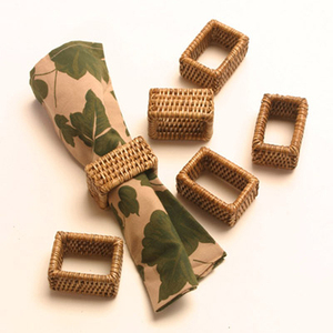 Main en rotin serviette anneaux - Product Image 1