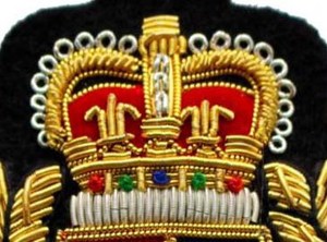 Insignia Bordada a Mano con Hilo Dorado del Club Real, Emblema Táctico para Blazer Escolar, Insignias de Tela para Coser - Product Image 3