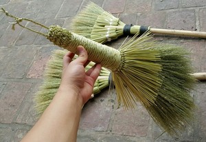 Joli balai d'herbe pour bébé pour la maison du Vietnam - Product Image 2