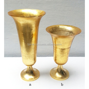 VASE DE PLANCHER EN MÉTAL ALUMINIUM COULEUR DORÉE Style moderne Vase stylisé élégant pour mariage et décoration intérieure - Product Image 4