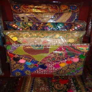 Nuevos bolsos de mano de diseñador de algodón de retazos multicolor hechos a mano, proveedor mayorista de India - Product Image 3