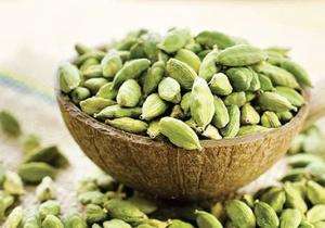 Aceite esencial de cardamomo 100% aceite destilado de vapor Natural puro calidad Premium para sabor de alimentos aromaterapia exportador a granel India - Product Image 3