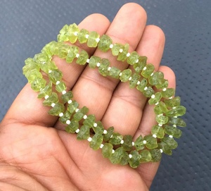 Piedra preciosa de peridoto natural, Centro de forma desigual, perforada a mano, joyería verde, piedra de fiesta, 8mm, distribuidores en bruto - Product Image 6