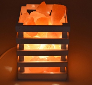 Sian Enterprises โคมไฟเกลือหิมาลัยแกะสลักเป็นมิตรกับสิ่งแวดล้อมพร้อมฐานไม้รูปม้าเพื่อความรักและธีมฮวงจุ้ย - Product Image 6