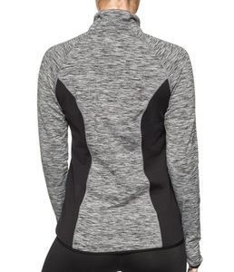 Veste à panneaux BK en polaire confortable et élégante pour femmes, vêtements de fitness à capuche modernes personnalisés, vêtements de sport durables - Product Image 3