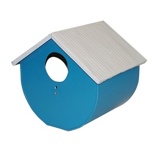 Casa para Pájaros Decorativa de Diseño Nuevo en Forma de Cabaña Colorida para Alimentar Aves - Product Image 4